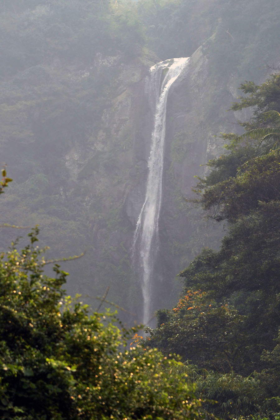 羅山瀑布